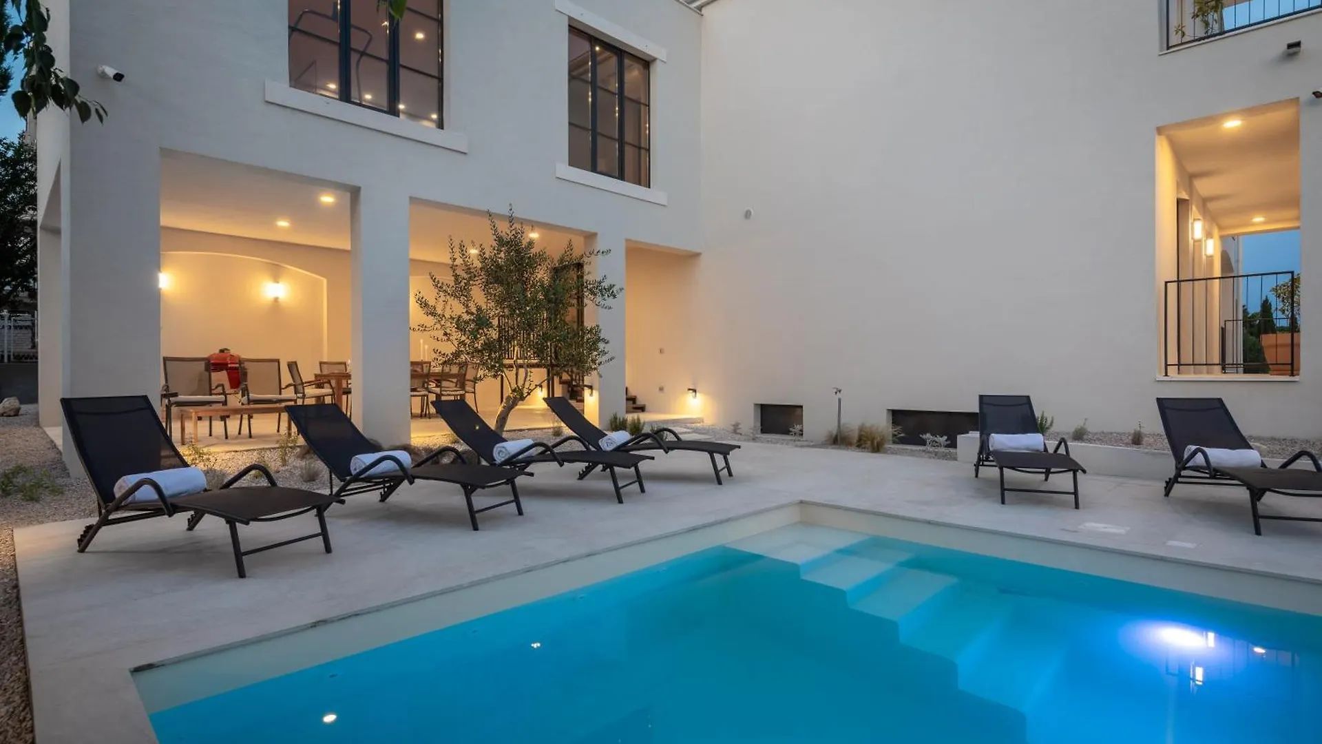 Villa Medici - Amazing 5-Bedroom Home With Private Pool, Wellness And Gameroom Biograd Na Moru