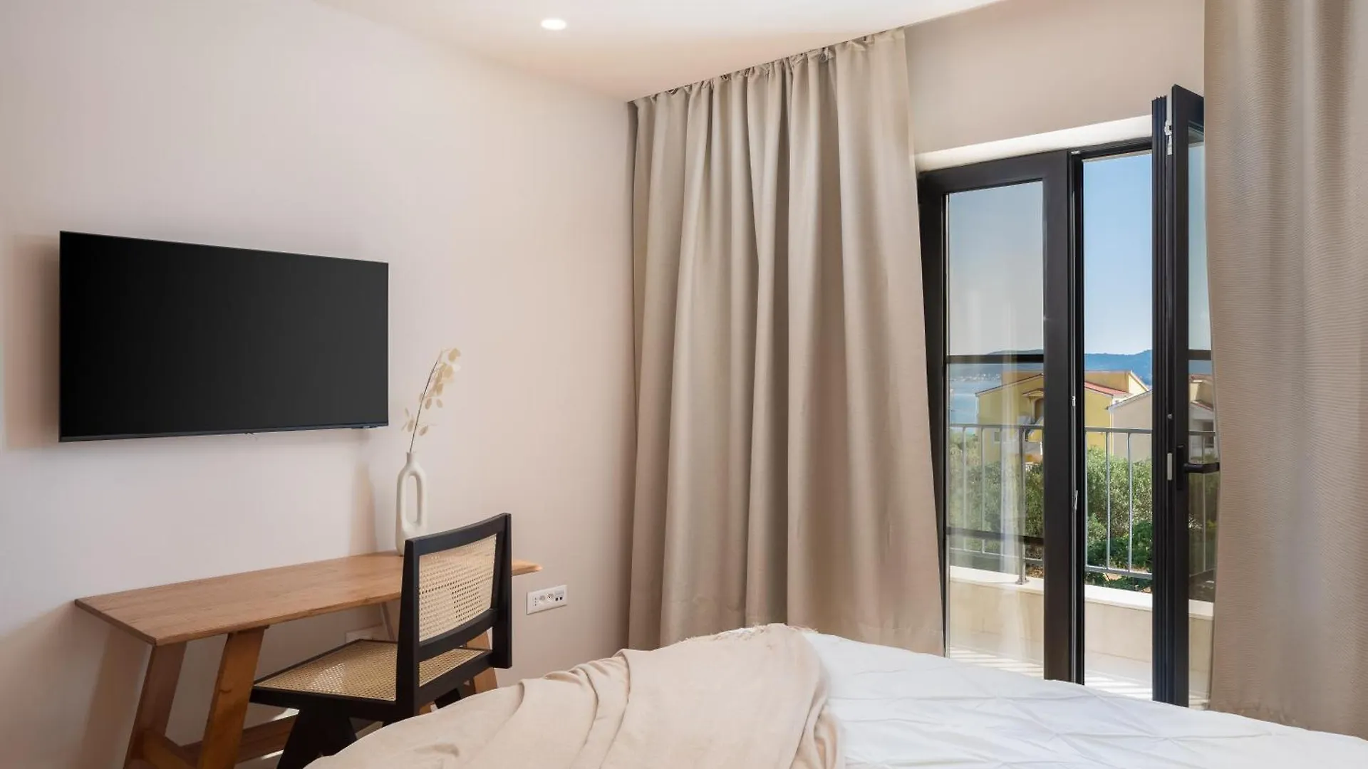 Villa Medici - Amazing 5-Bedroom Home With Private Pool, Wellness And Gameroom Biograd Na Moru
