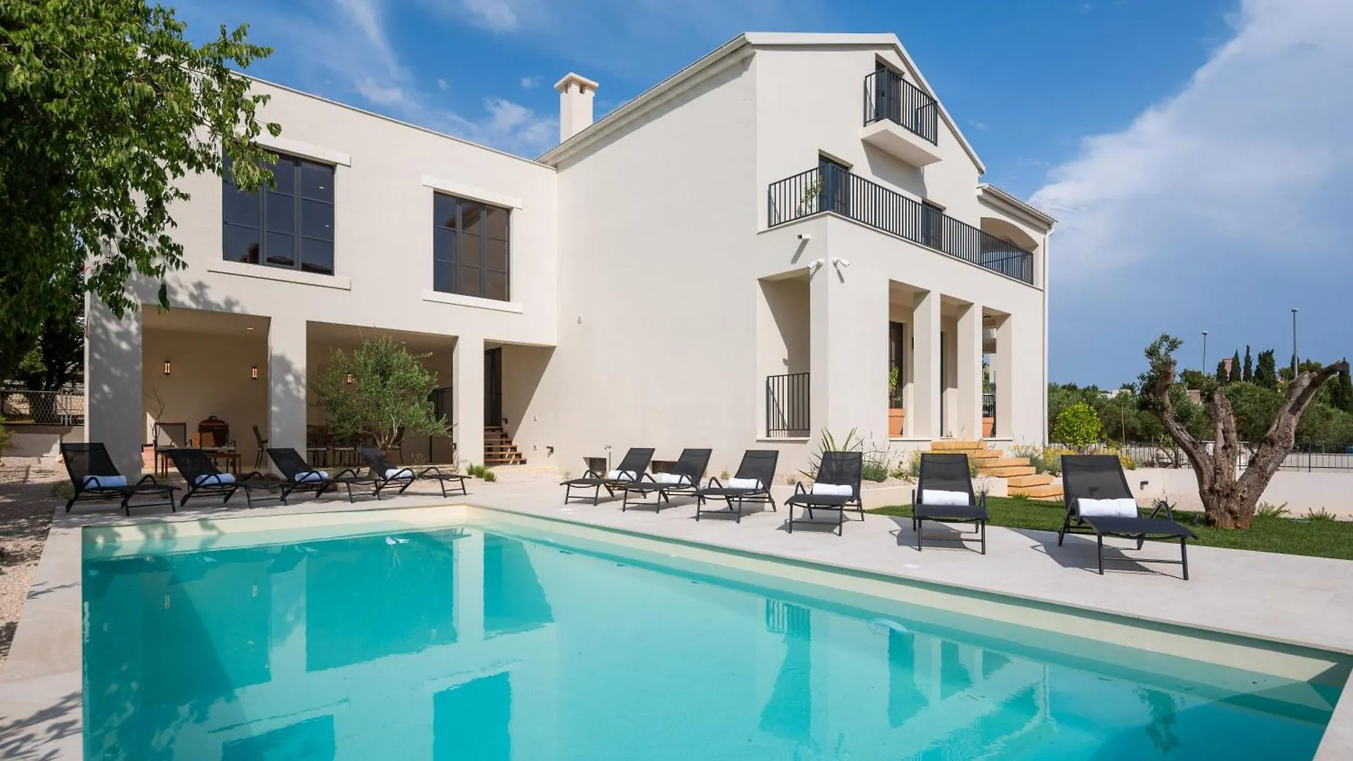 Villa Medici - Amazing 5-Bedroom Home With Private Pool, Wellness And Gameroom Biograd Na Moru