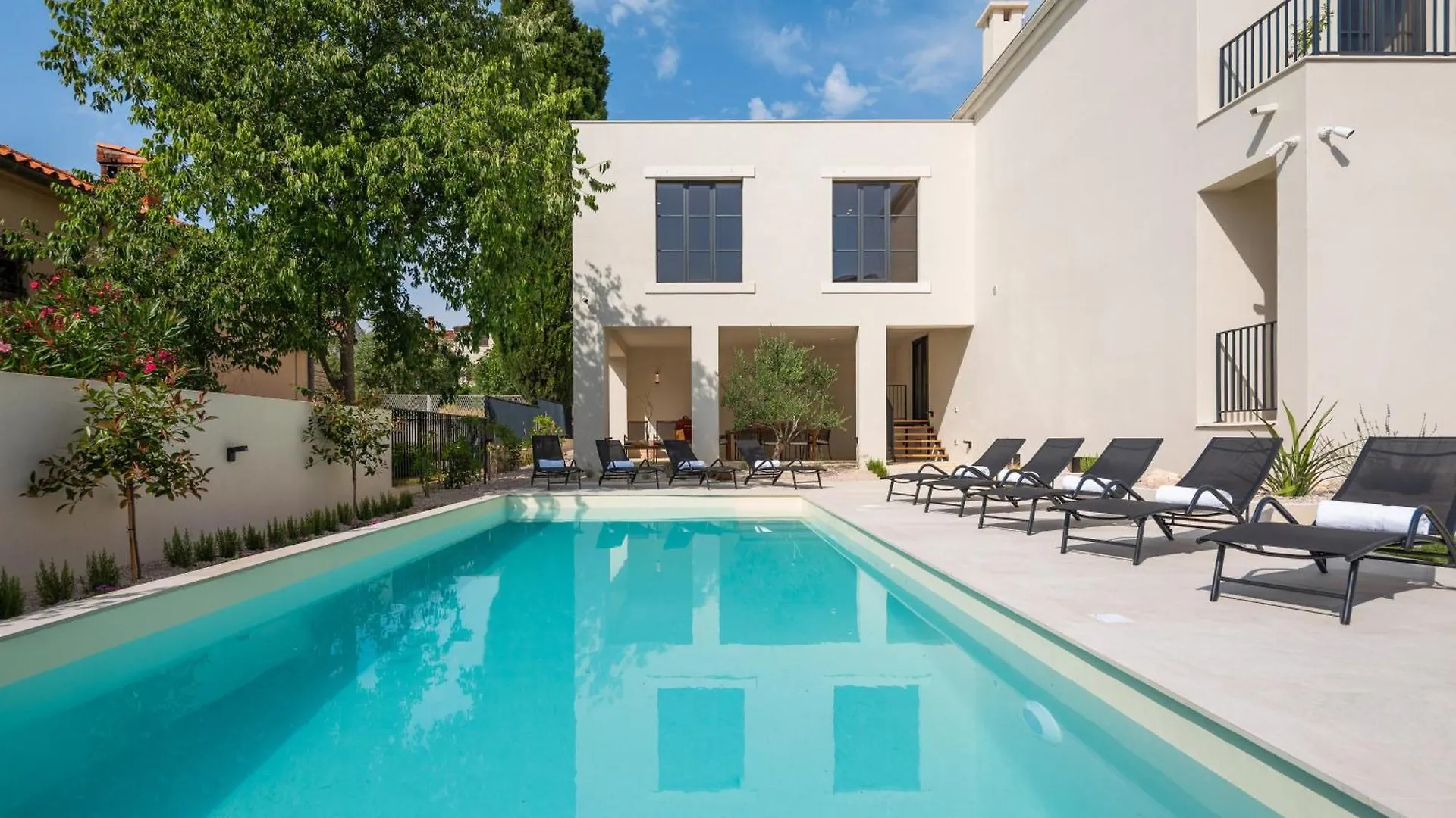 Villa Medici - Amazing 5-Bedroom Home With Private Pool, Wellness And Gameroom Biograd Na Moru